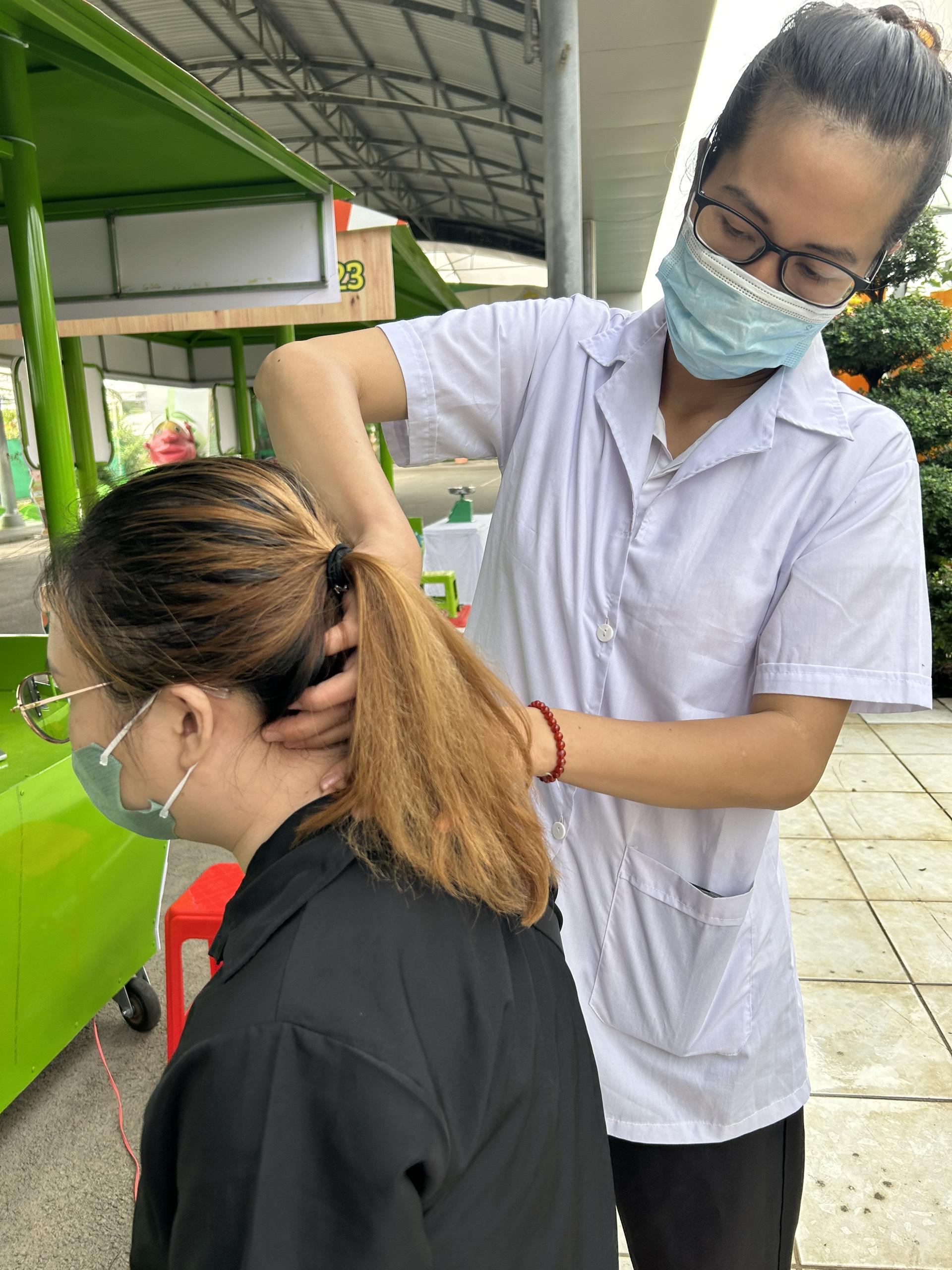 KHÔNG KHÍ TRƯỚC MÙA LỄ HỘI